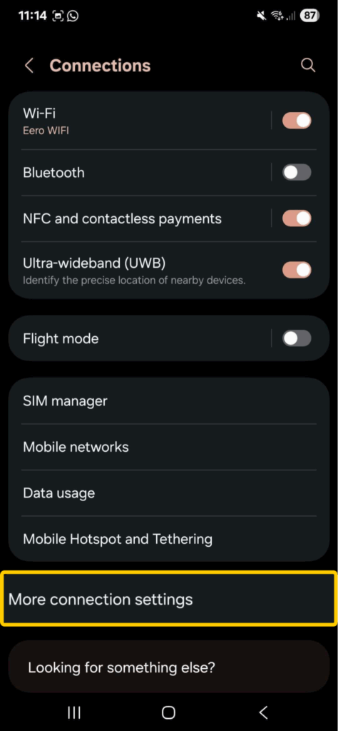 Captura de pantalla de los Ajustes de conexiones en Android, resaltando la opción Más ajustes de conexiones