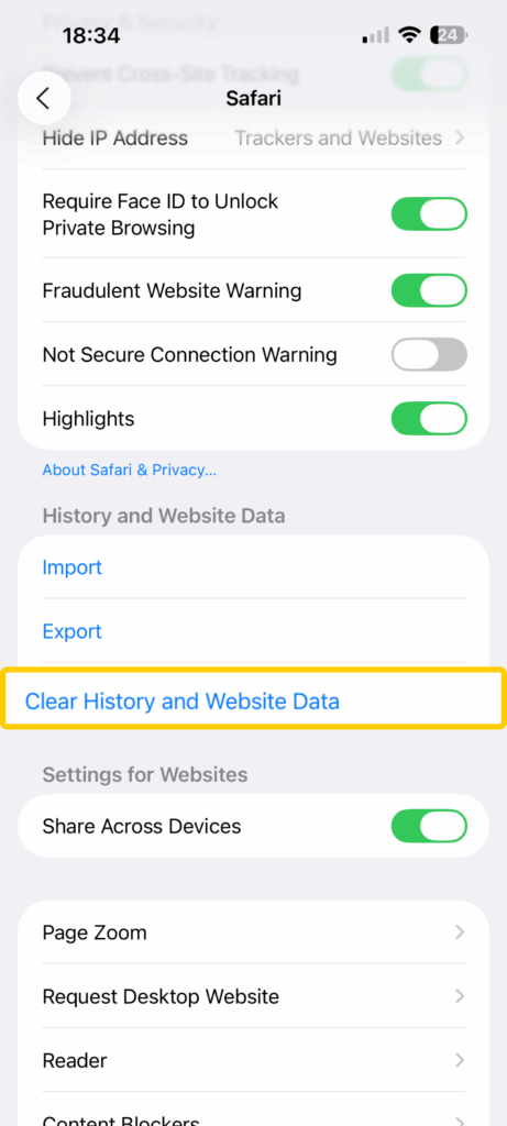 The Safari settings panel that allows you to clear history and website data.