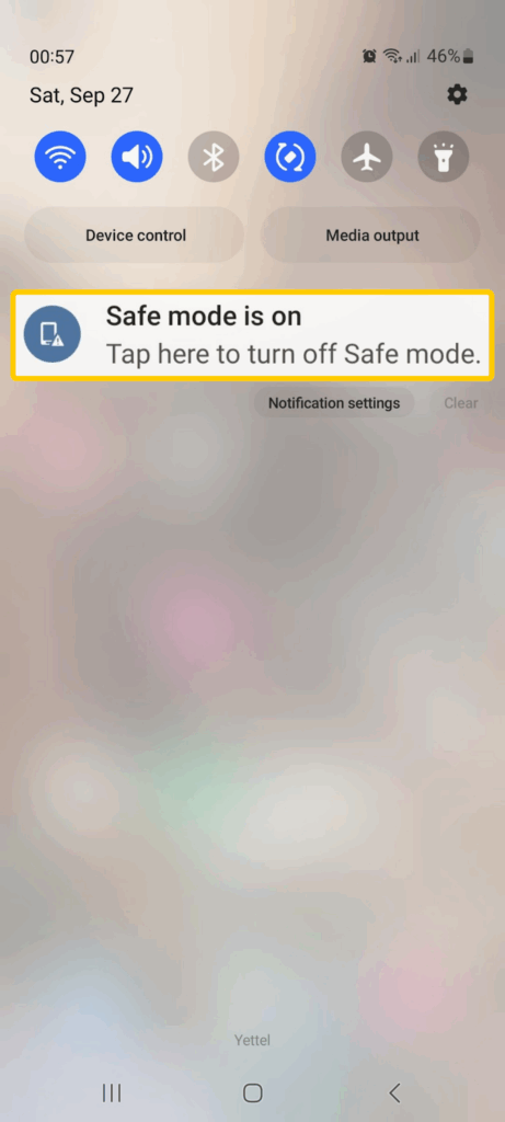 Screenshot of the Android notification panel showing the safe mode panel.